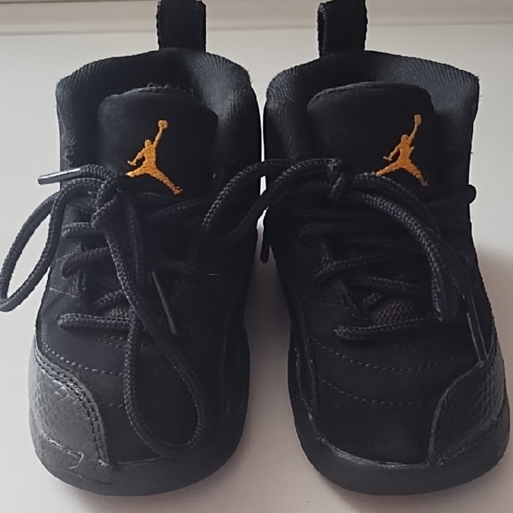 Jordan 12 Retro Black Taxi | 7C | Black, Taxi - Picture 1 of 7